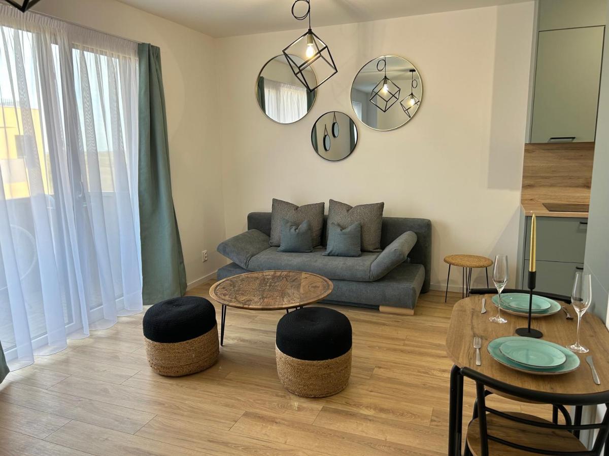 Cozy 1-Bedroom Condo Miloslavov Extérieur photo
